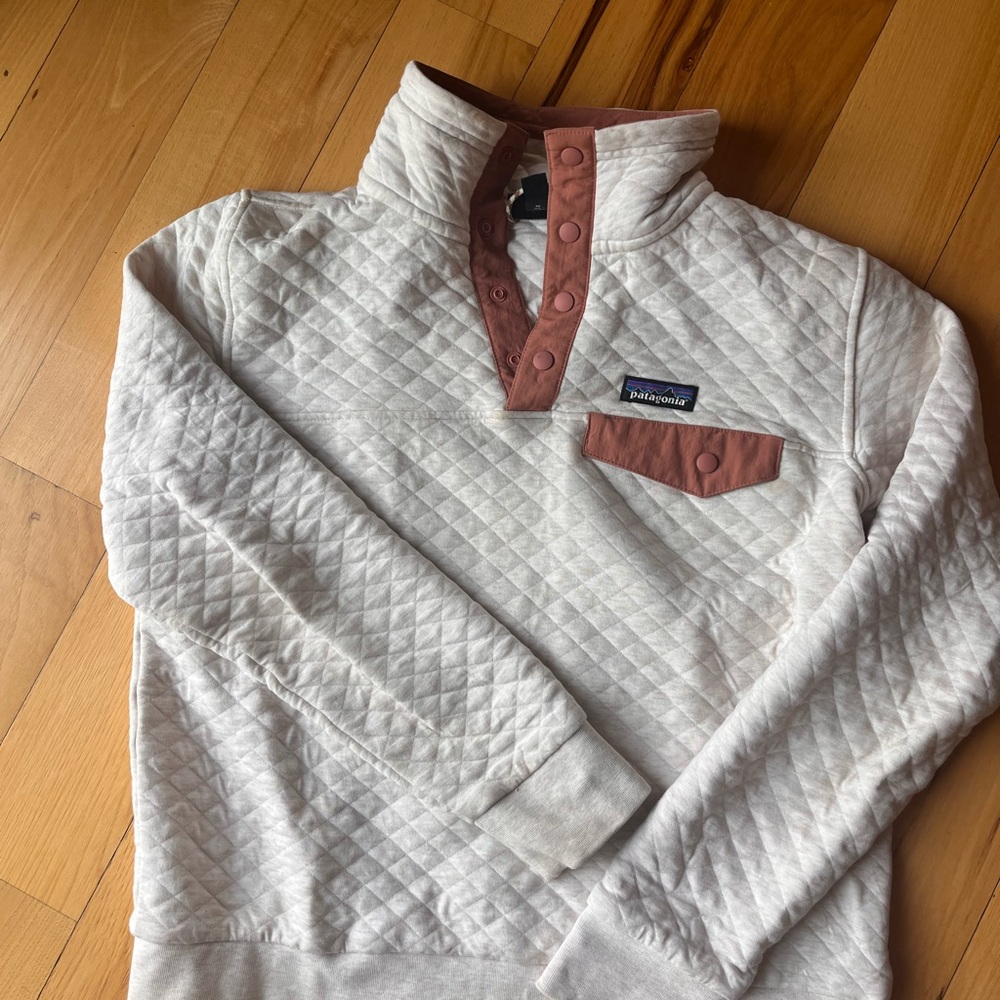 Patagonia Cream and Rust Button Up Pullover